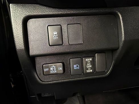 Used 2022 Toyota Tacoma TRD Off-Road w/ TRD Premium Off Road Package AWD/4WD image 27
