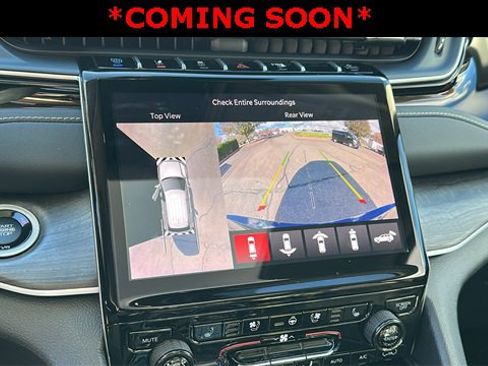 Used 2023 Jeep Grand Cherokee 30th Anniversary image 19