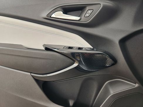 New 2026 Chevrolet Trax LT w/ Sunroof Package image 16