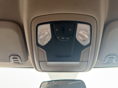 Used 2019 RAM 5500 Tradesman w/ Chrome Appearance Group AWD/4WD image 13