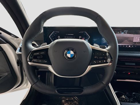 Used 2025 BMW 330i Sedan image 11