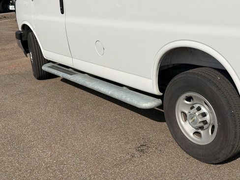 Used 2025 Chevrolet Express 2500 w/ Driver Convenience Package RWD image 5