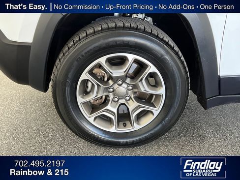 Used 2021 Jeep Cherokee Trailhawk image 30