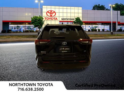 Used 2021 Toyota RAV4 SE w/ Weather & Moonroof Package AWD/4WD image 28