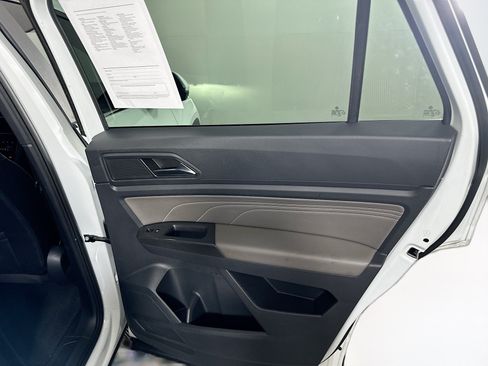 Used 2022 Volkswagen Atlas Cross Sport SE FWD image 28