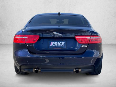 Used 2018 Jaguar XE Premium AWD/4WD image 6