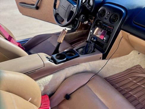 Used 1997 MAZDA MX-5 Miata image 44