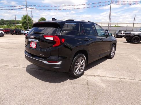 Used 2022 GMC Terrain SLT w/ Infotainment Package II AWD/4WD image 8