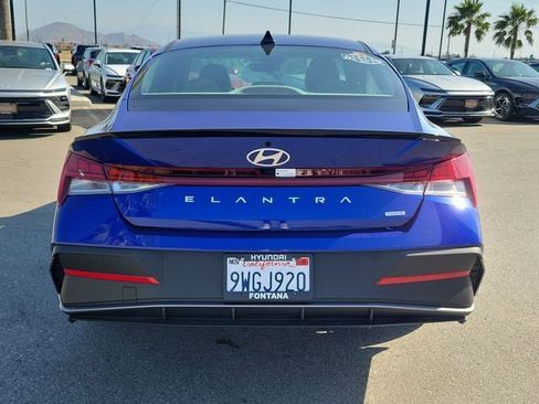 Used 2025 Hyundai Elantra SEL FWD image 32