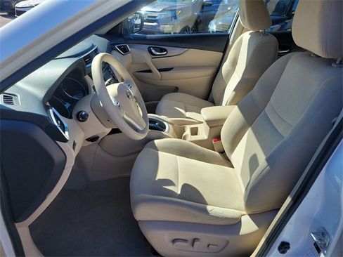 Used 2015 Nissan Rogue SV image 20