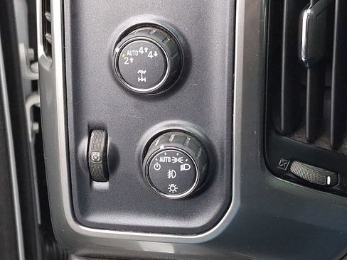 Used 2018 Chevrolet Silverado 1500 LT w/ All Star Edition image 24