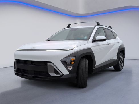 Used 2024 Hyundai Kona SEL image 11