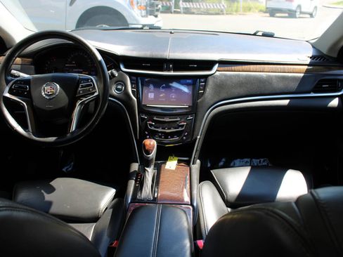 Used 2013 Cadillac XTS Luxury image 12