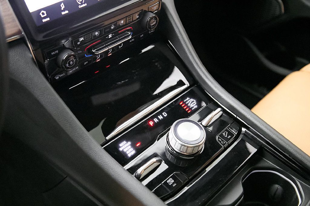 Used 2023 Jeep Grand Cherokee Summit w/ Luxury Tech Group V AWD/4WD image 19