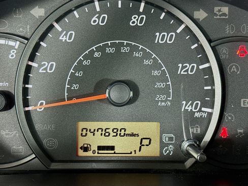Used 2024 Mitsubishi Mirage ES FWD image 14