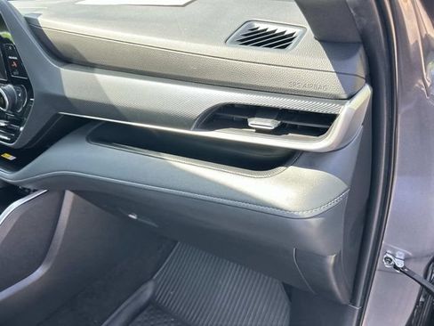 Used 2023 Toyota Highlander XSE FWD image 32