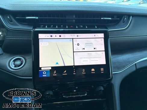 Used 2023 Jeep Grand Cherokee L Limited AWD/4WD image 12