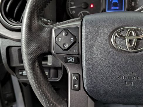 Used 2019 Toyota Tacoma TRD Off-Road image 39