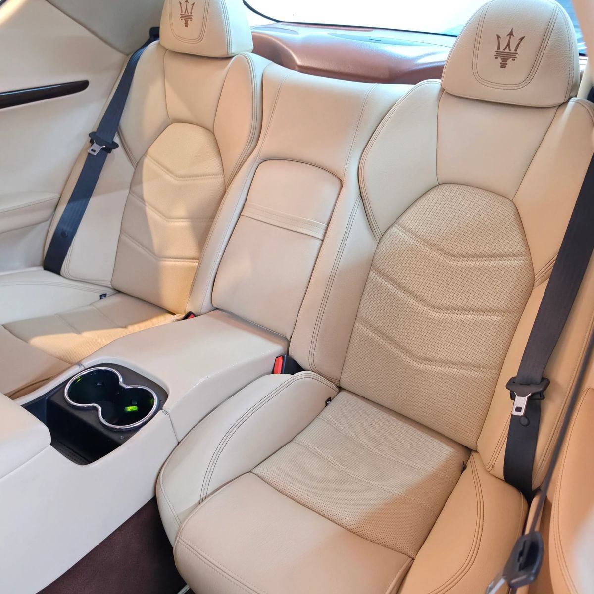 Used 2015 Maserati GranTurismo Sport RWD image 26