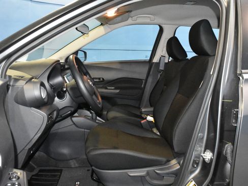 New 2025 Nissan Kicks Play S FWD image 5