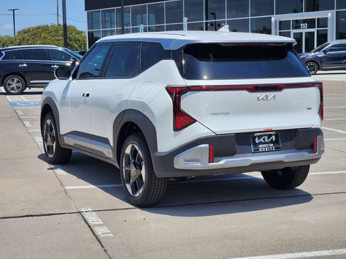 New 2027 Kia Seltos S AWD/4WD image 3