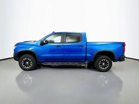 Used 2022 Chevrolet Silverado 1500 ZR2 w/ Technology Package AWD/4WD image 4