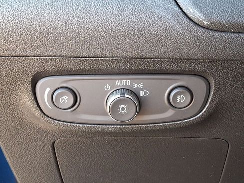 Used 2023 Buick Encore GX Essence w/ Experience Buick Package image 17