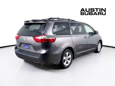 Used 2015 Toyota Sienna LE image 7