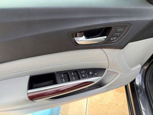 Used 2016 Acura TLX w/ Technology Package FWD image 16