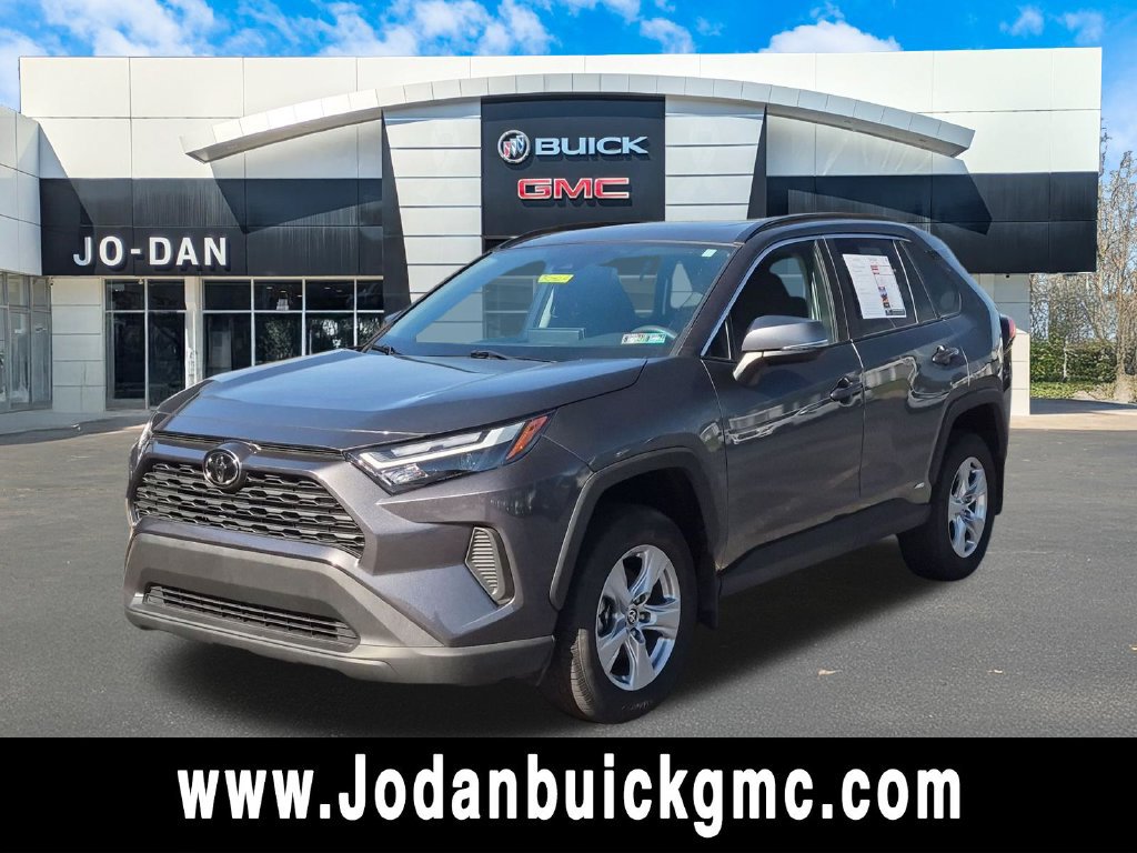 Used 2025 Toyota RAV4 XLE w/ Convenience Package AWD/4WD image 1