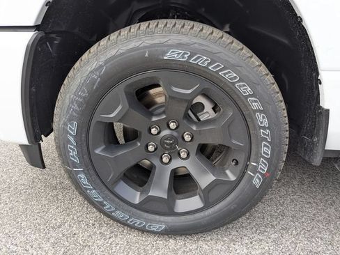 New 2026 RAM 1500 Express AWD/4WD image 17