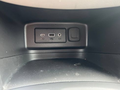 Used 2024 Chevrolet Equinox LS w/ LS Convenience Package FWD image 18