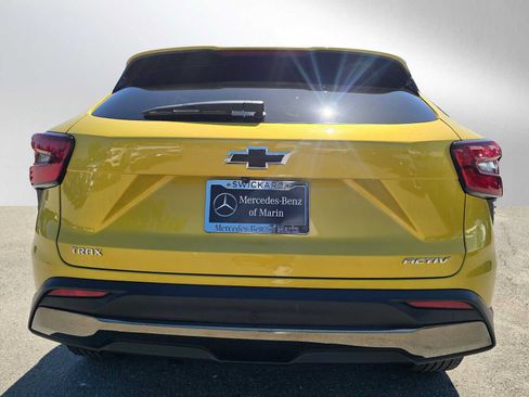 Used 2024 Chevrolet Trax ACTIV w/ Sunroof Package FWD image 4