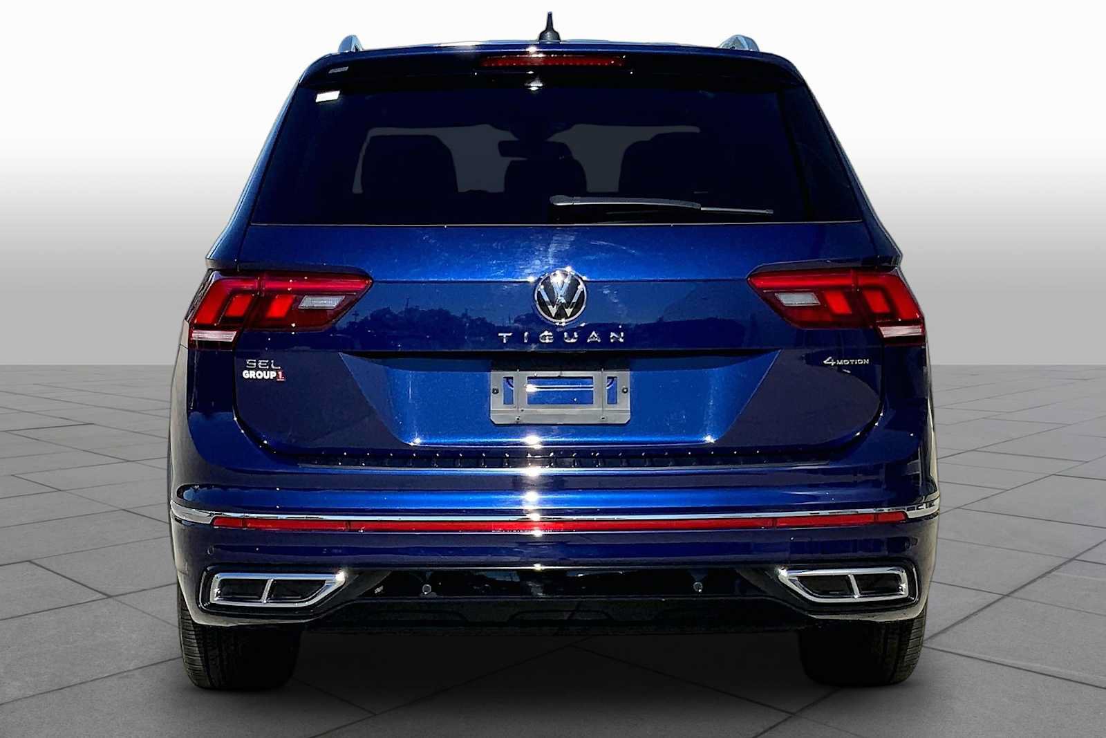 Used 2024 Volkswagen Tiguan SEL R-Line AWD/4WD image 4