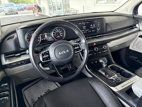 Certified 2024 Kia Carnival LX FWD image 25