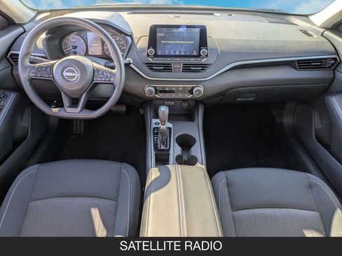 Used 2025 Nissan Altima 2.5 S image 13