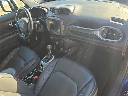 Used 2018 Jeep Renegade Limited image 30