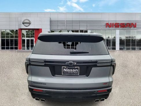 Used 2024 Chevrolet Traverse RS w/ LPO, Floor Liner Package FWD image 3