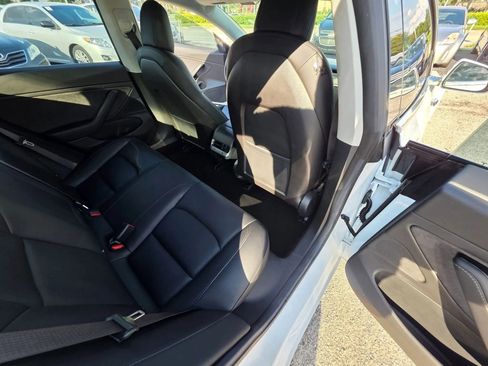 Used 2018 Tesla Model 3 Long Range image 17
