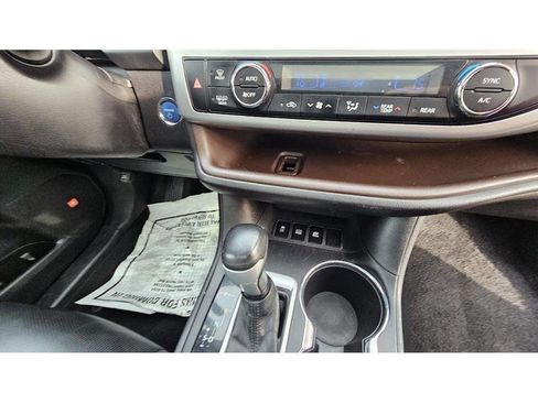 Used 2014 Toyota Highlander Limited Platinum image 25