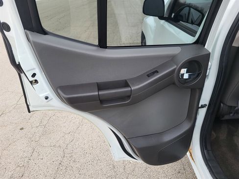 Used 2014 Nissan Xterra S image 25