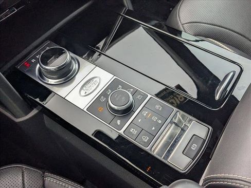 Used 2020 Land Rover Discovery HSE Luxury image 12