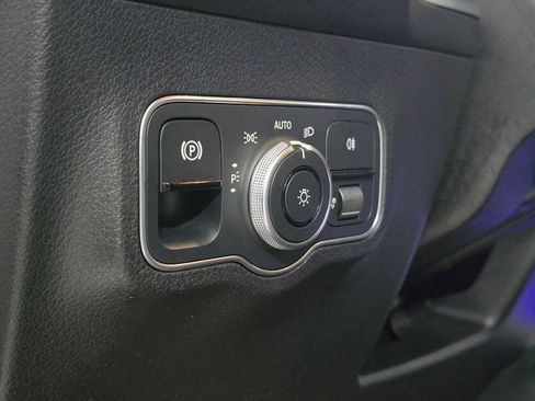 Used 2023 Mercedes-Benz GLB 250 4MATIC image 24