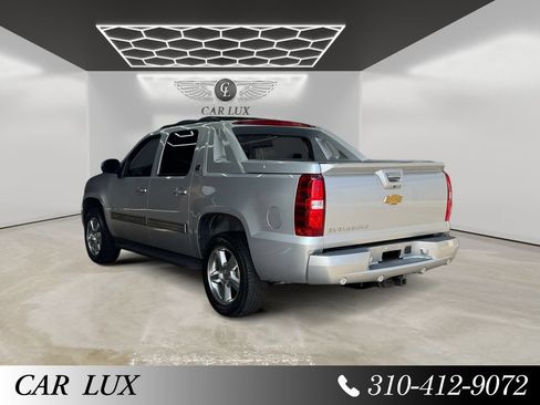 Used 2013 Chevrolet Avalanche LS RWD image 3