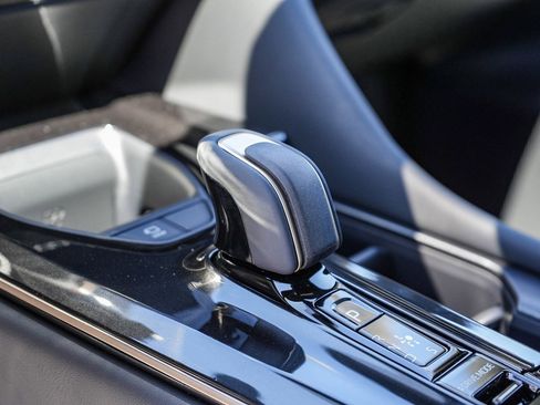 New 2025 Toyota Crown Signia Limited image 23