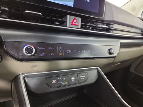 Certified 2026 Kia Carnival LXS FWD image 19