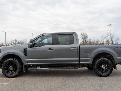 Used 2022 Ford F250 Lariat w/ Black Appearance Package image 9