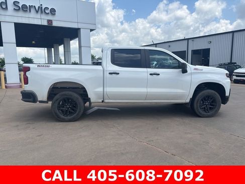 Used 2021 Chevrolet Silverado 1500 LT Trail Boss w/ Convenience Package II AWD/4WD image 2