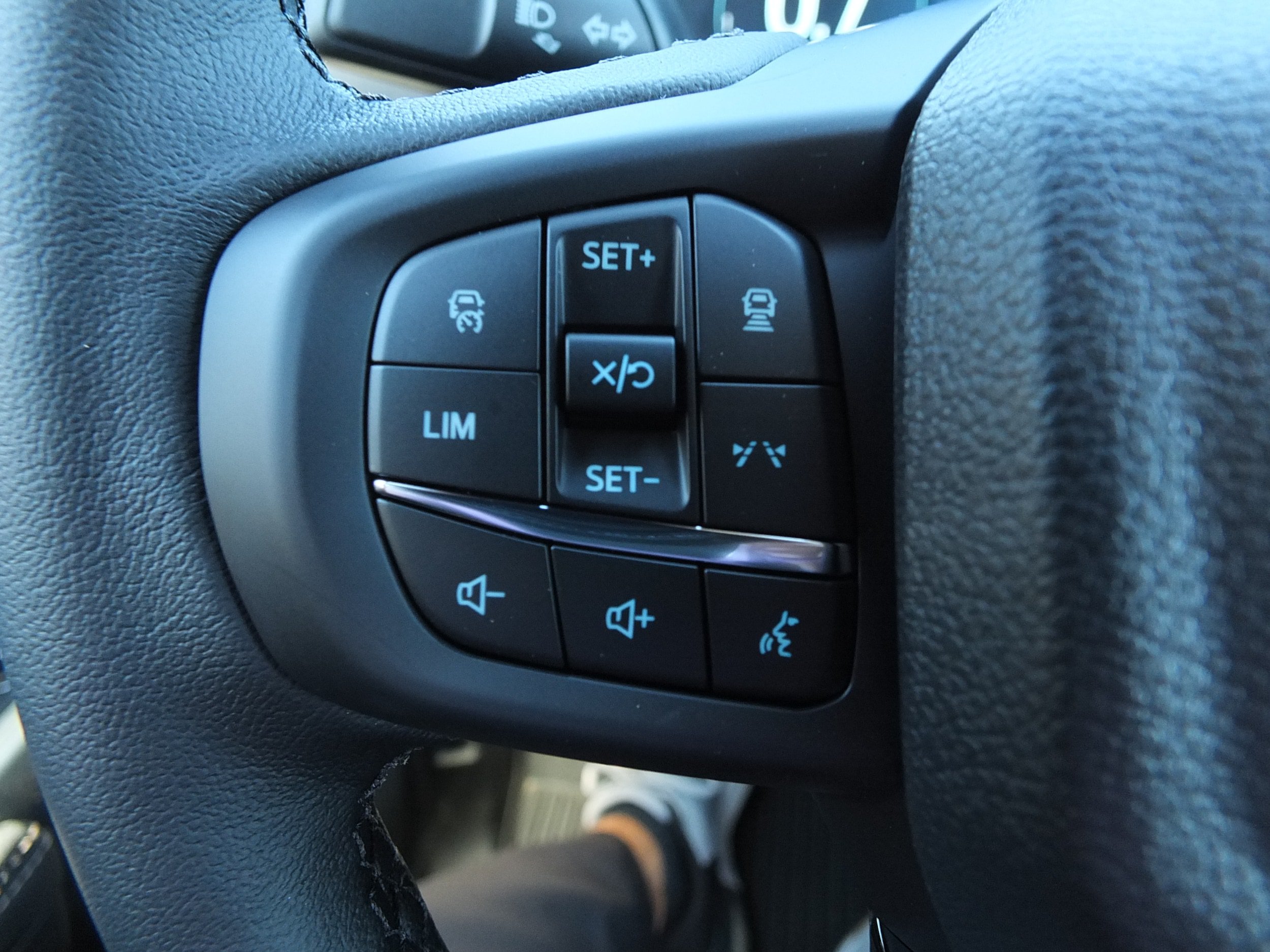 New 2026 Ford Ranger Lariat w/ FX4 Off-Road Package AWD/4WD image 18