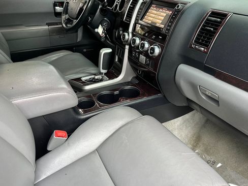 Used 2011 Toyota Sequoia Limited image 33
